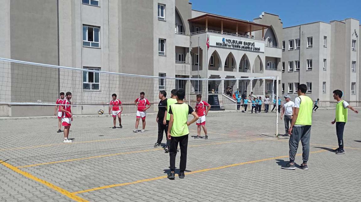 Okullar Arası Voleybol Maçı Yapıldı.